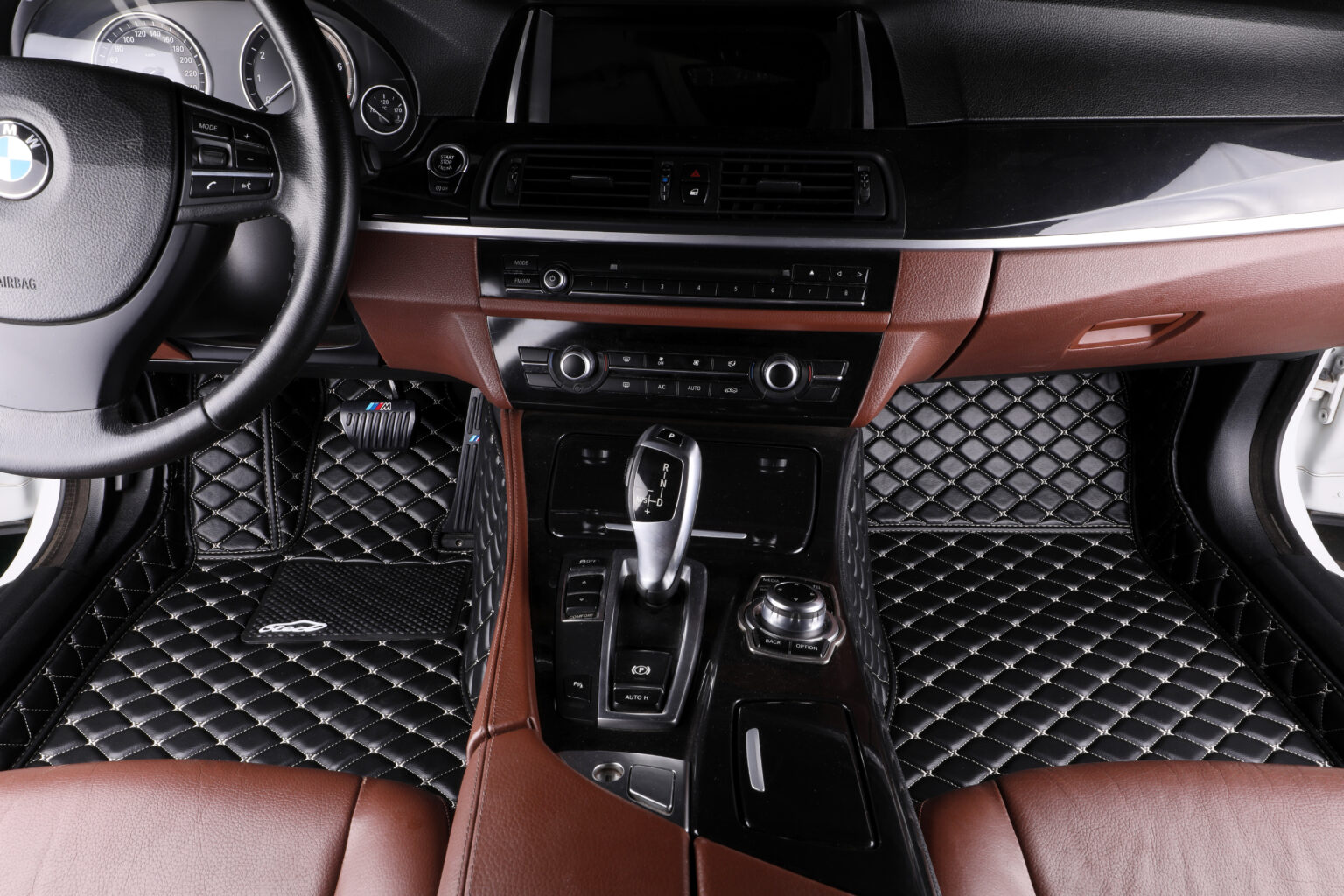 أرضيات للسيارة